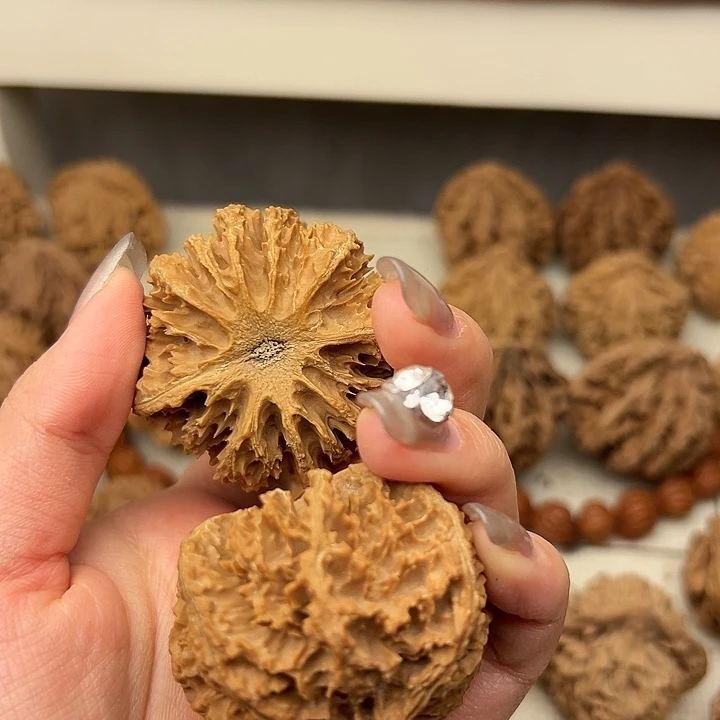 文玩核桃吊坠惑*颜秦岭山脉的东侧6