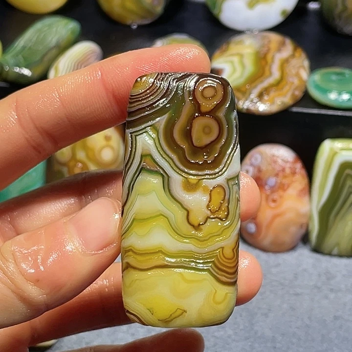 玛瑙/玉髓未镶嵌珠宝奇石