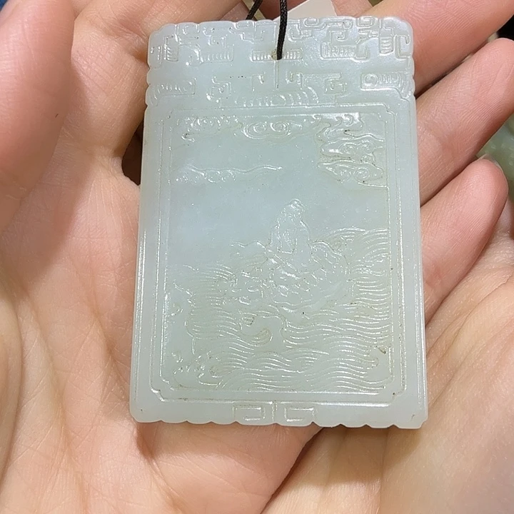 晴***？和田玉未镶嵌挂件