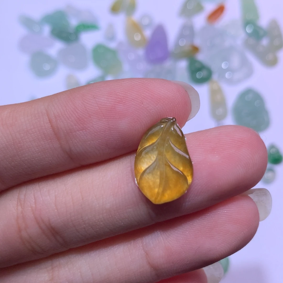 翡翠未镶嵌颈饰叶