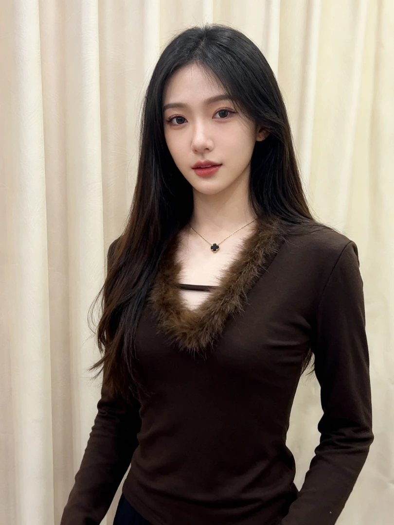 设计师韩系V领新款时尚百搭修身气质显瘦毛毛拼接长袖加绒T恤女