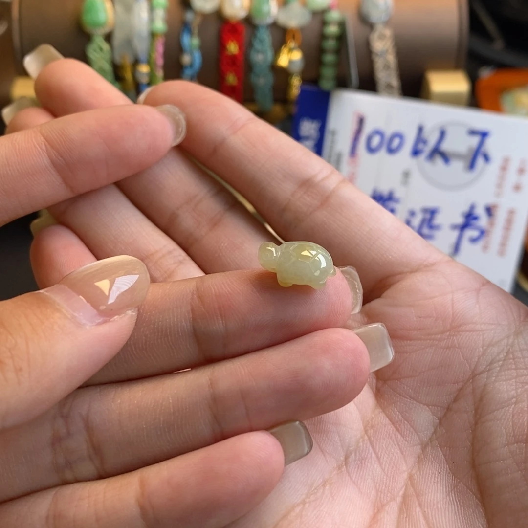 茉***香翡翠未镶嵌颈饰17833