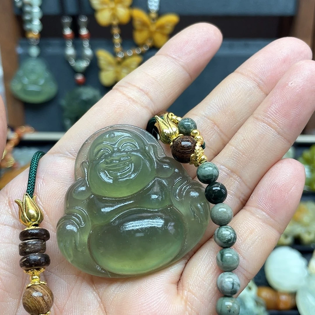 乐***师未镶嵌蛇纹石玉颈饰
