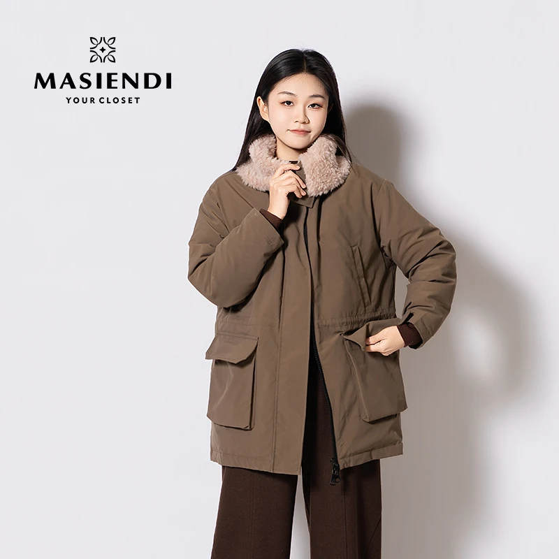 玛丝恩迪2025新款冬季轻暖绵羊毛领羽绒服韩系白鸭绒短款女430656