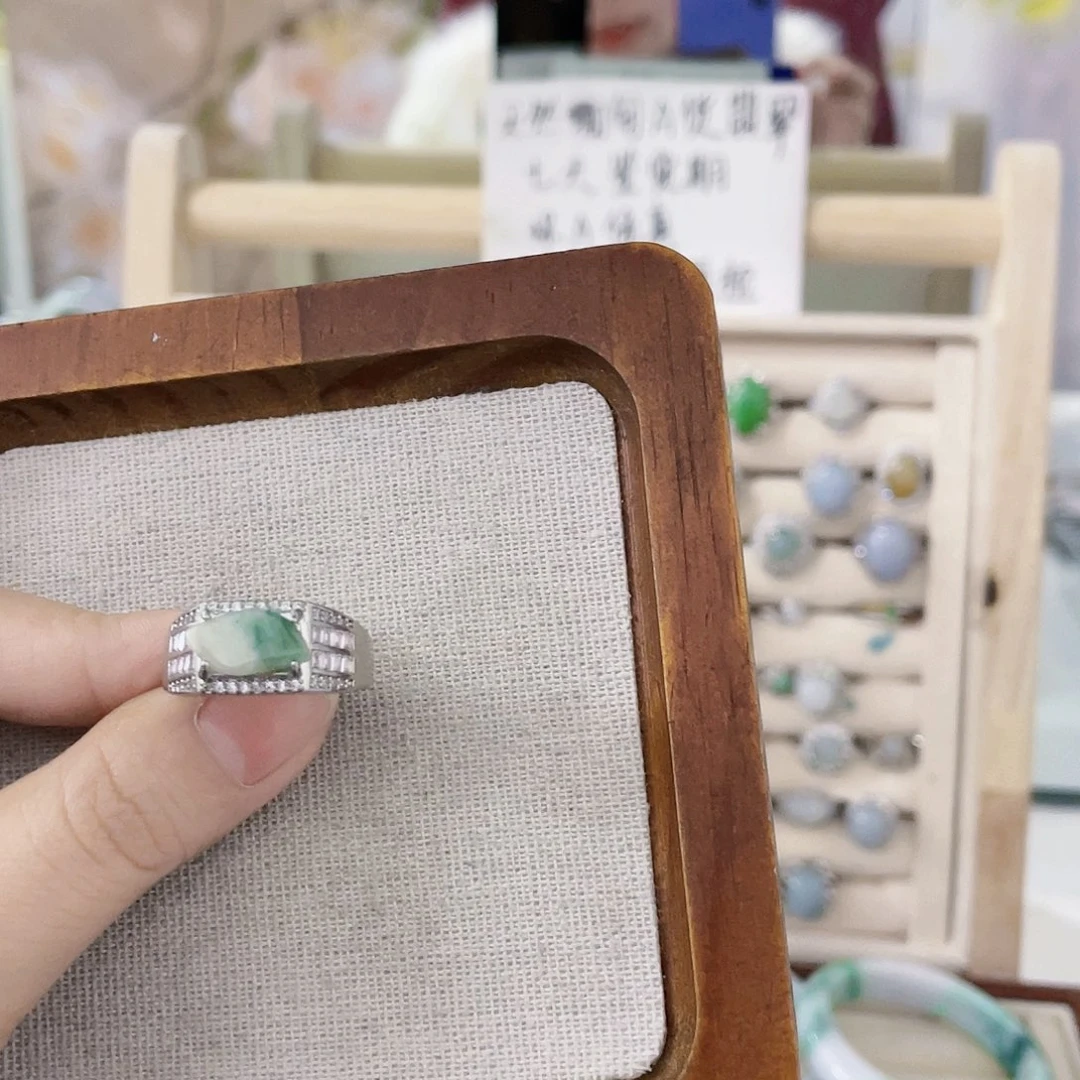 颈饰未镶嵌翡翠天然翡翠Ａ货