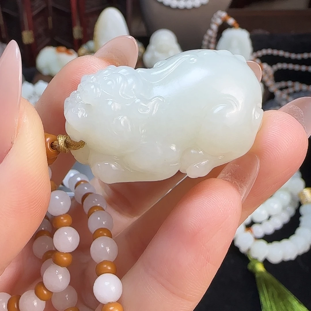 和田玉未镶嵌颈饰