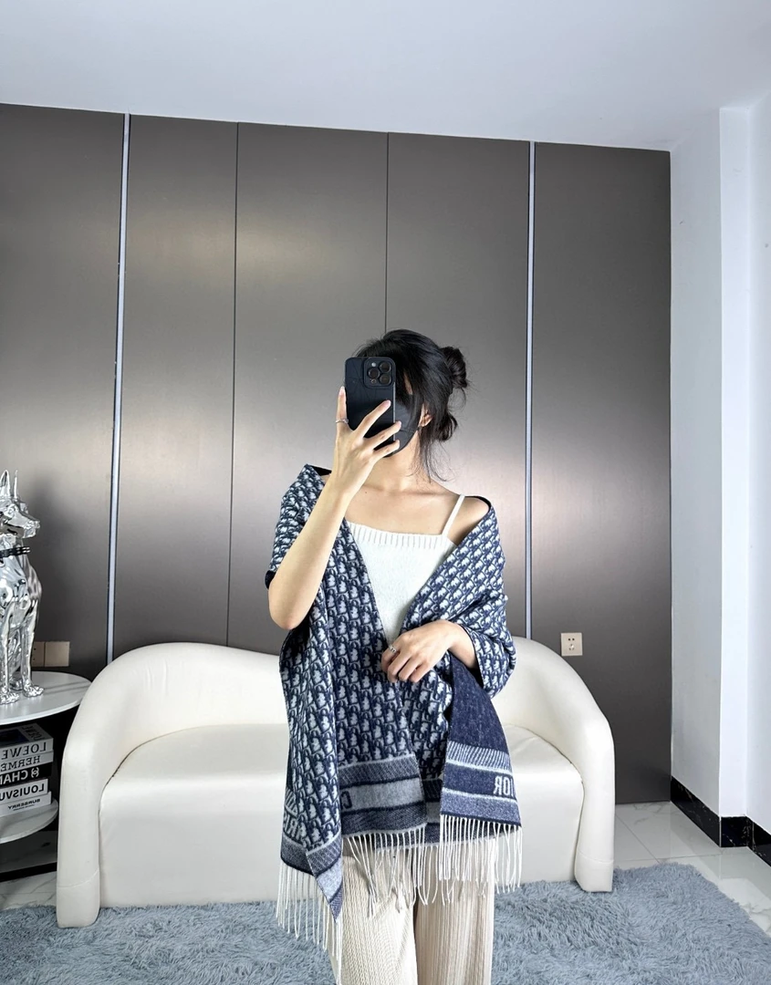 【D家】满印字母 高版本100羊毛-羊绒款围巾