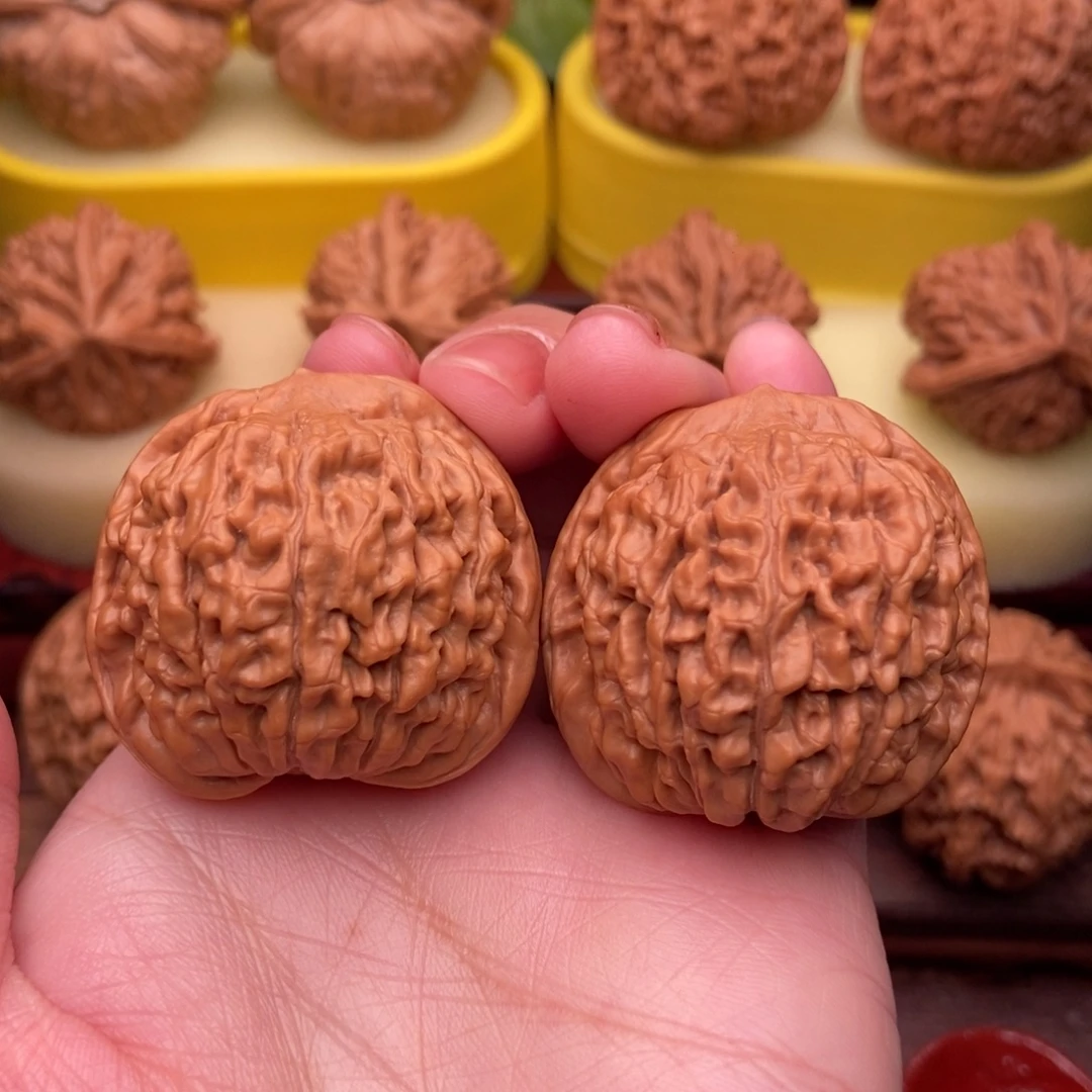 把件文玩核桃野生莲花38.5