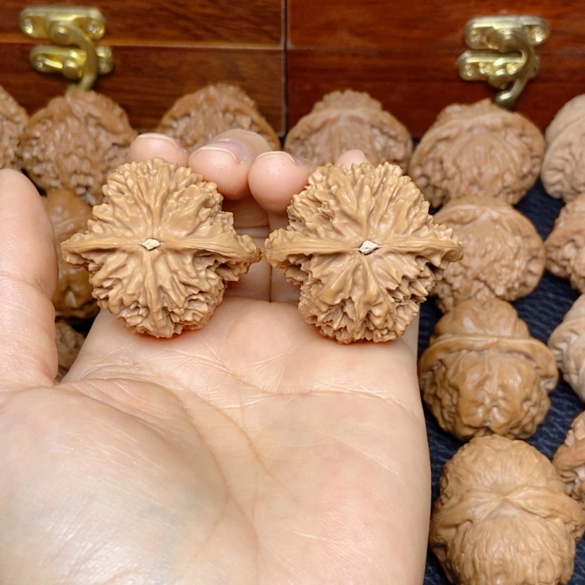 【闪购商品】文玩核桃吊坠宁****洒满天星41