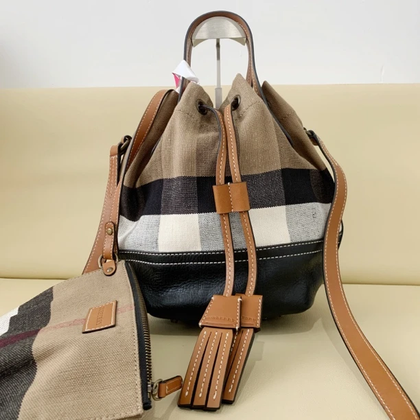 99新 BURBERRY/博柏利 SZ/博柏利水桶包/864