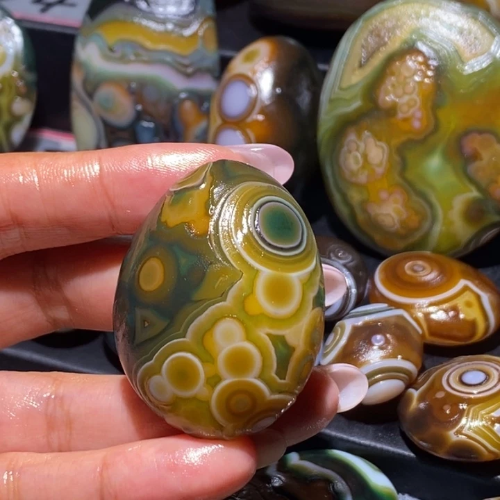 玛瑙/玉髓未镶嵌珠宝奇石82