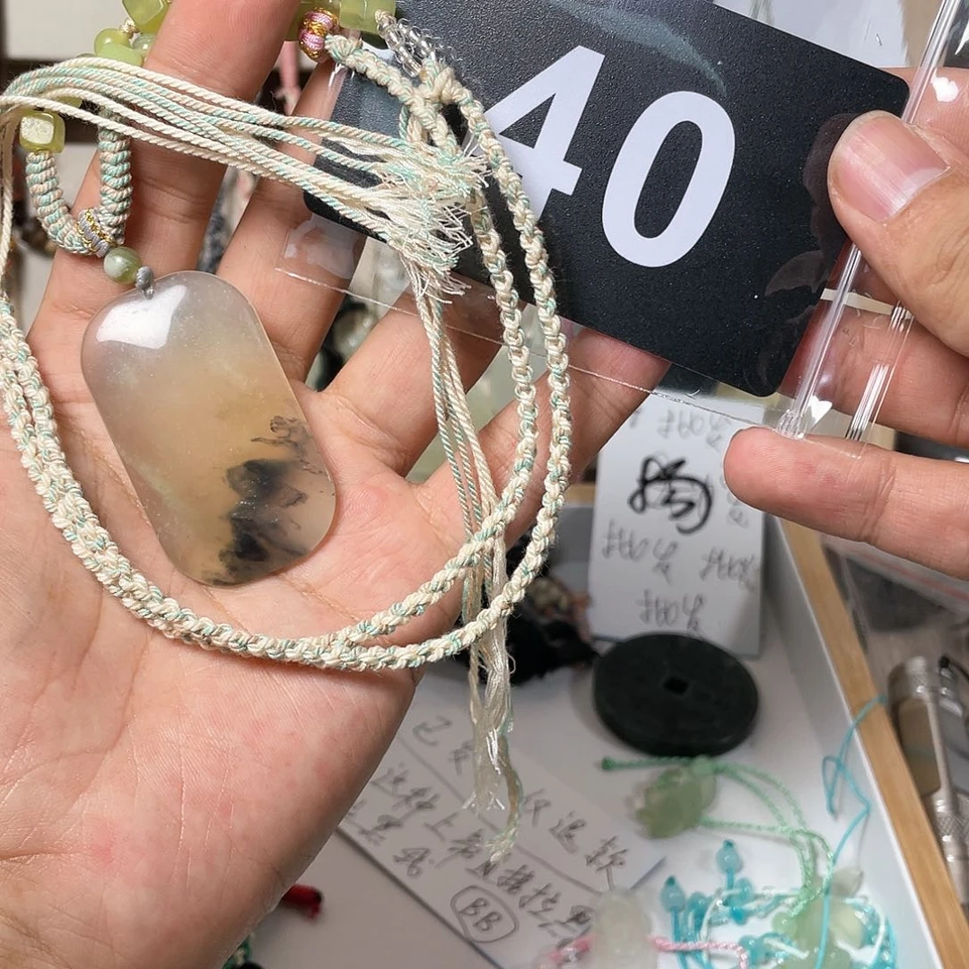 蛇纹石玉颈饰合金天***帅