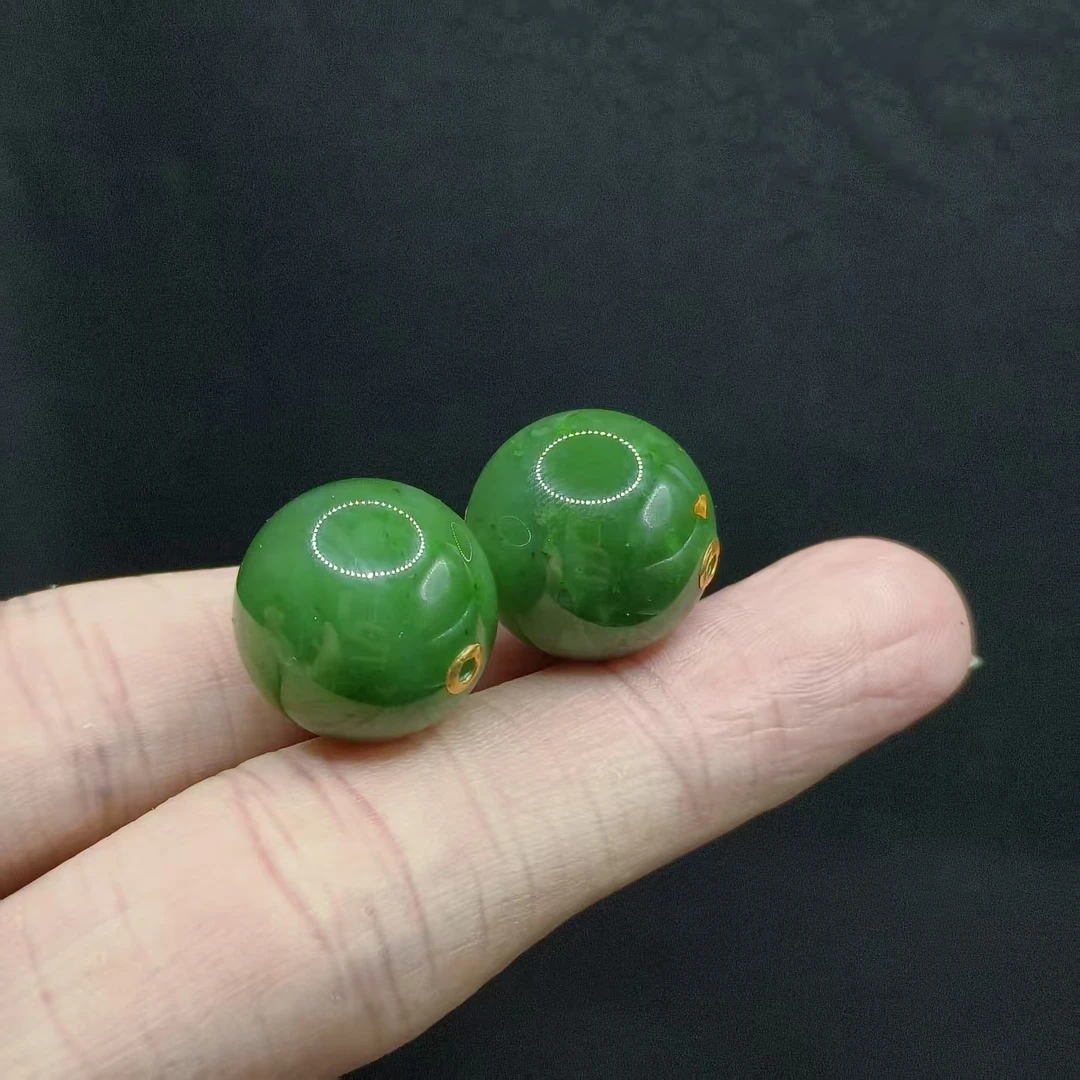 18k金和田玉单珠吊坠赠链Y16【多样性发其一】约15mm