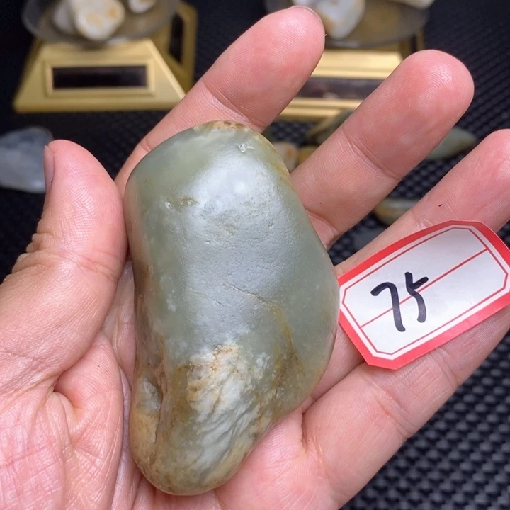 未镶嵌和田玉把件75