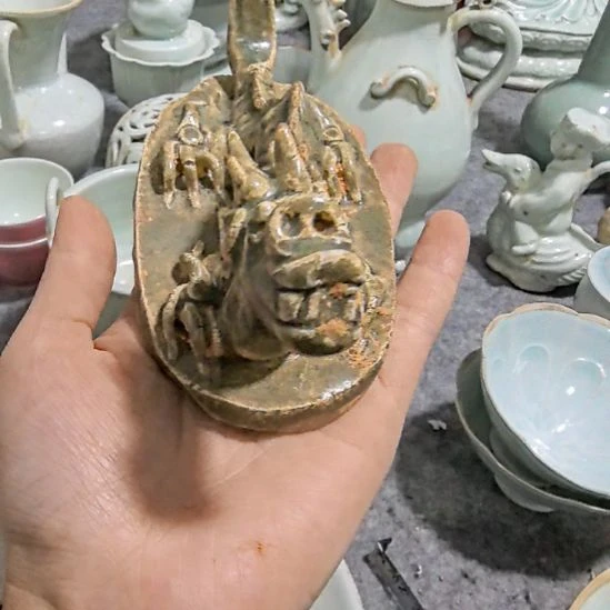 A***m瓷片龙摆件一个全品一个