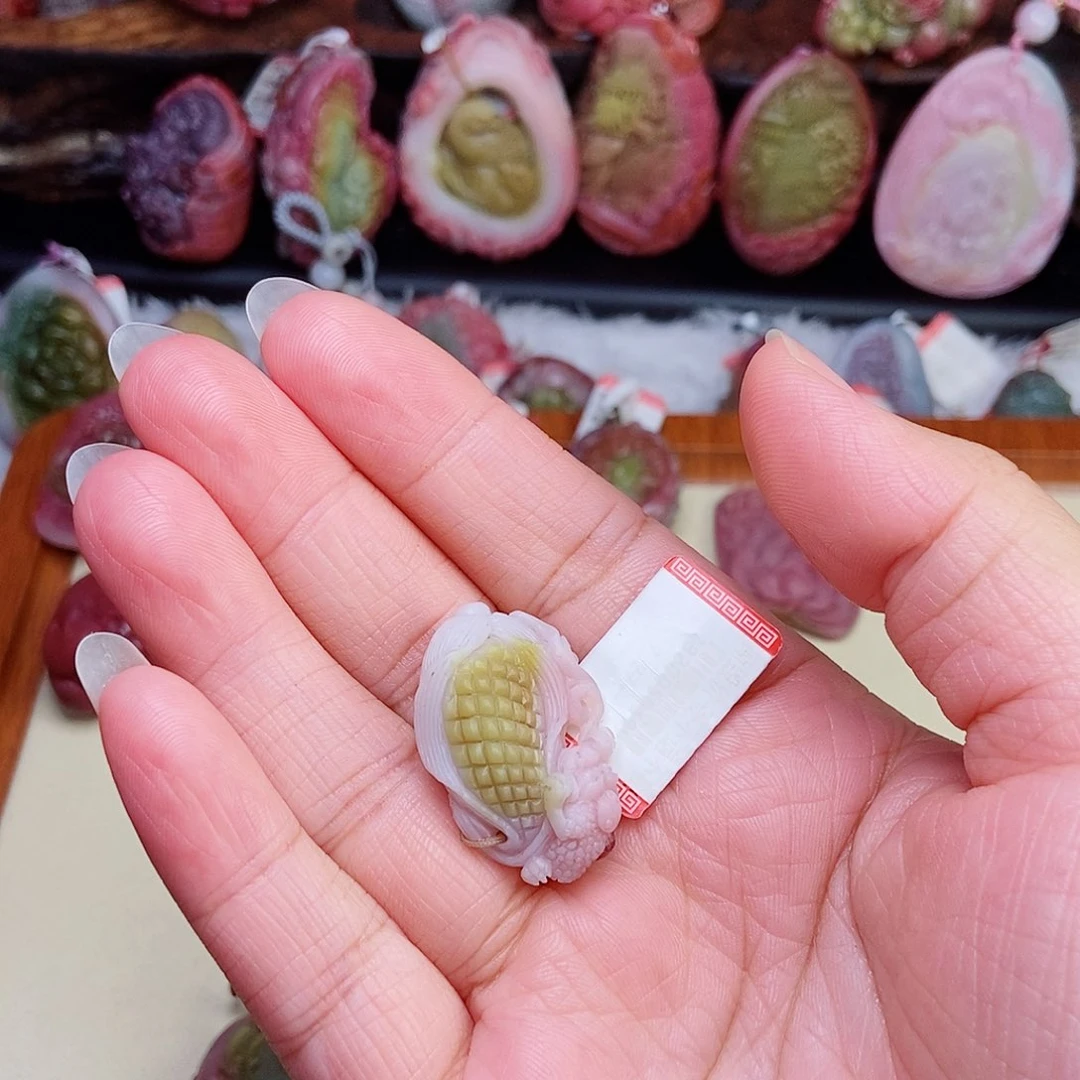 颈饰未镶嵌石英质玉（盐源）