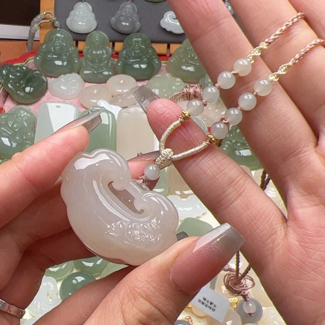 和田玉颈饰未镶嵌b***.