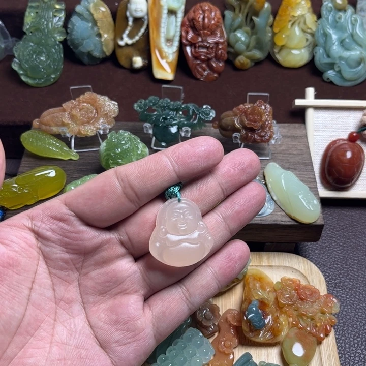 蛇纹石玉合金颈饰