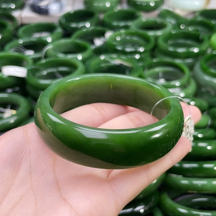 未镶嵌手镯和田玉（碧玉）