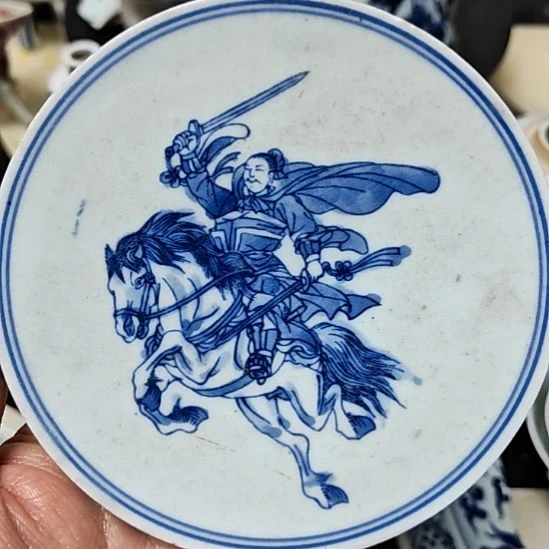 翰***韵瓷片青花骑马人物战将的一块瓷片