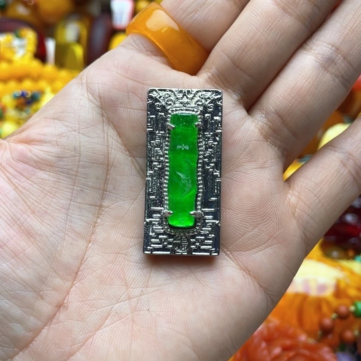 树脂制品118号绿色吊坠