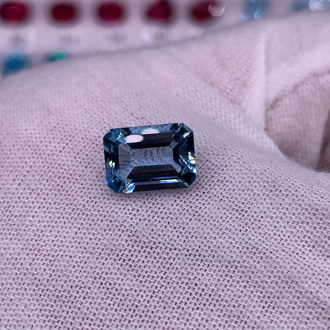 海蓝宝石裸石9989987899