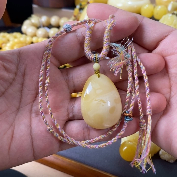 未镶嵌琥珀裸石水滴