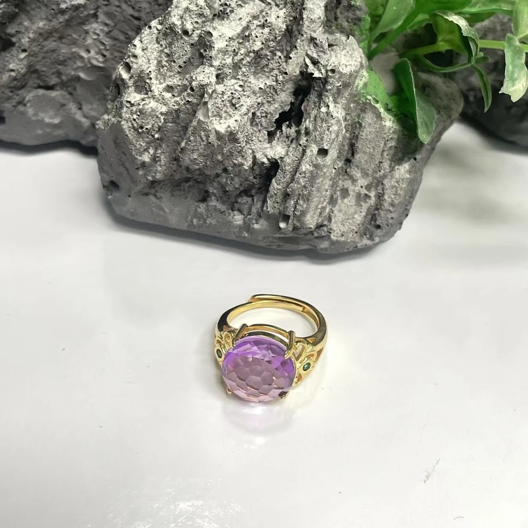 紫圆时尚戒指美观大气美轮美奂尽显魅力