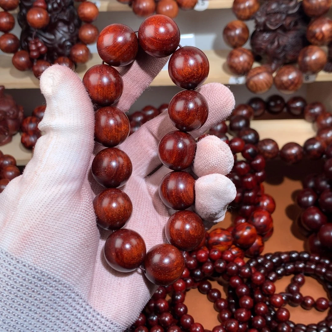 跳***z染料紫檀（血檀）1.8红泥爆金星--多样性发其一