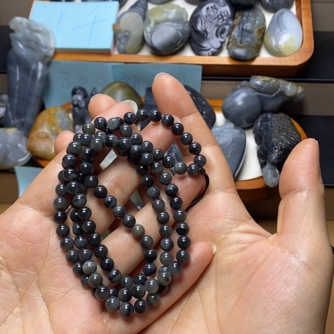 颈饰未镶嵌和田玉