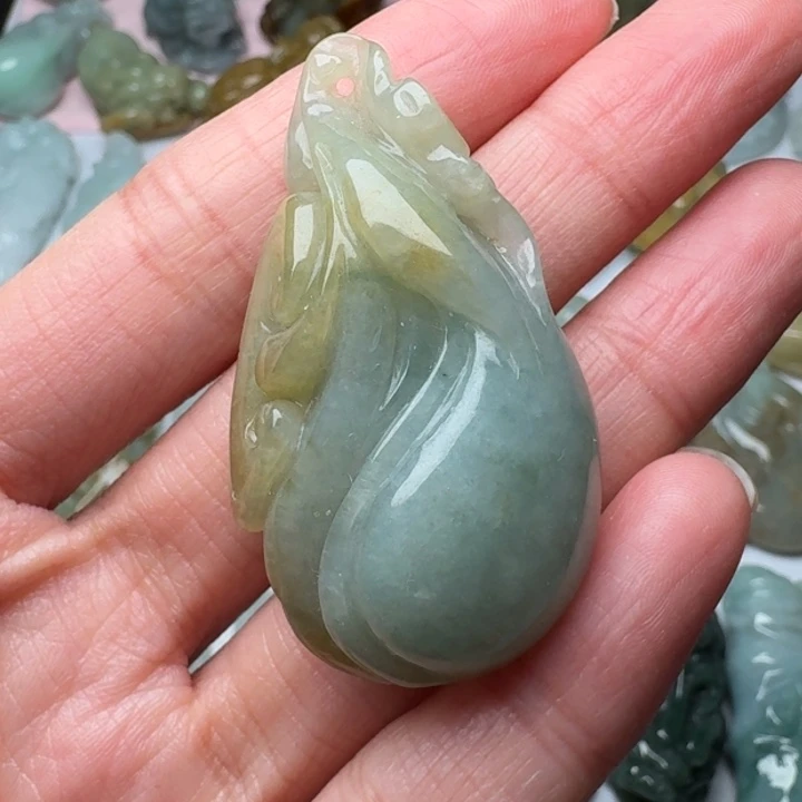 翡翠未镶嵌颈饰吊坠