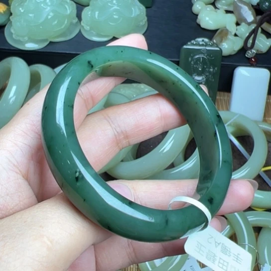 和田玉（碧玉）手镯未镶嵌56