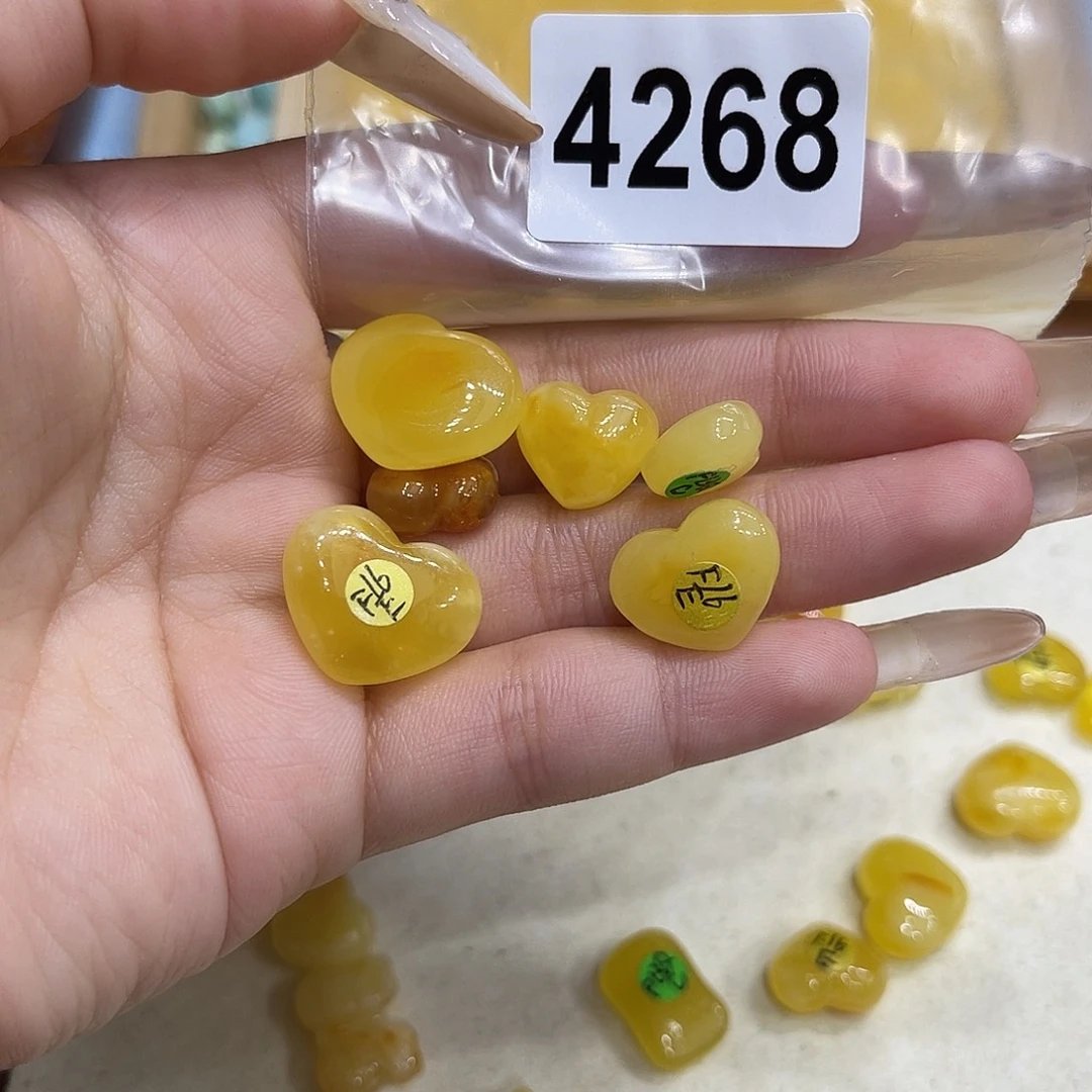 朱***ᰔ琥珀未镶嵌珠宝奇石