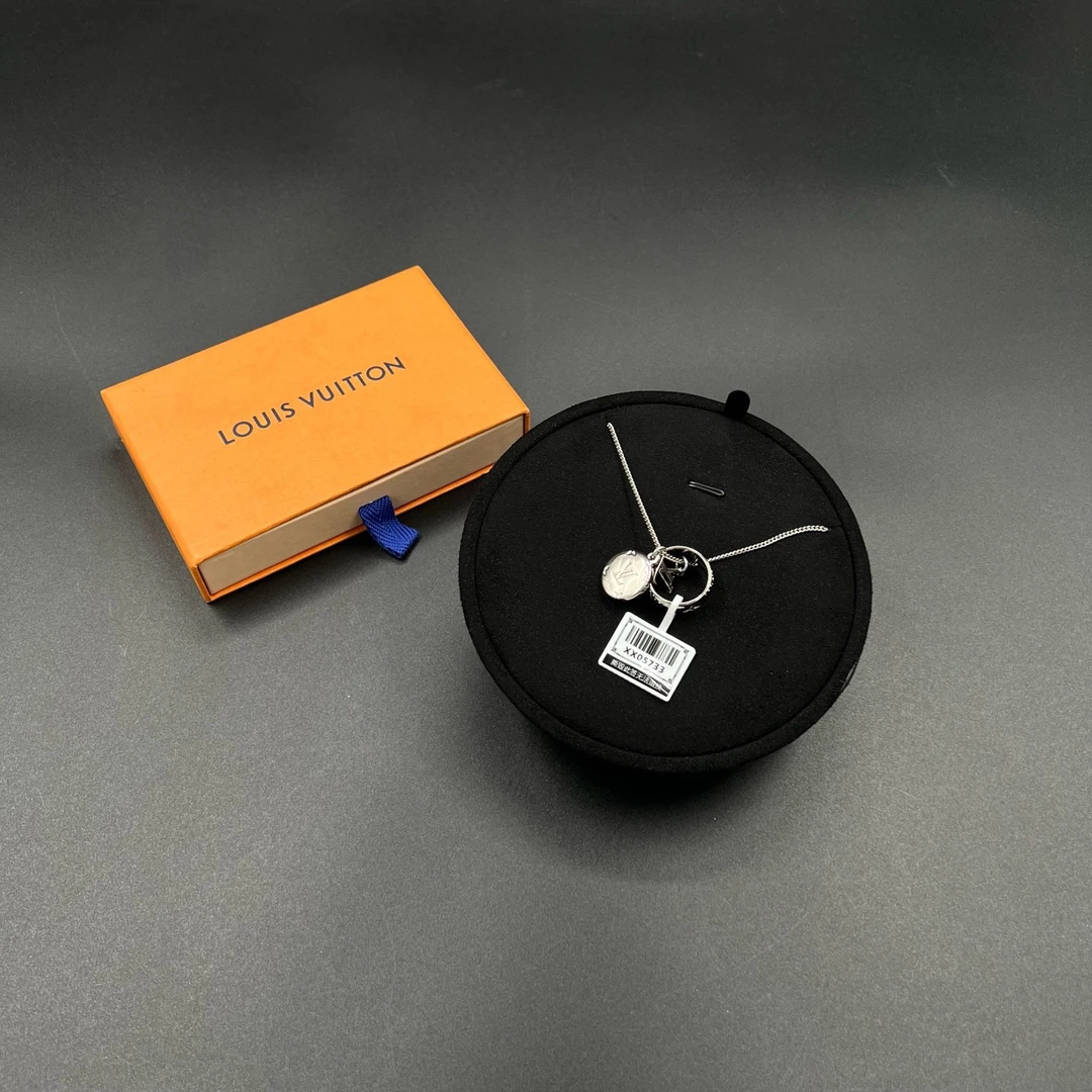 95新 LouisVuitton/路易威登 jp809 05733 三合一logo项链 均码