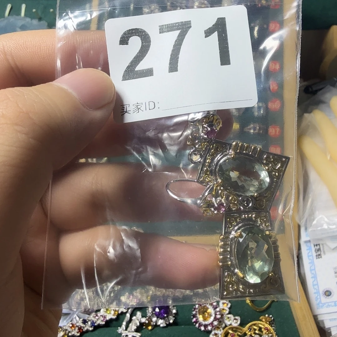 迟***婆银S925镶嵌耳饰水晶