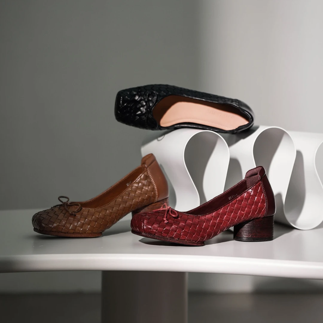 玛丽珍交叉带中跟单鞋猪鼻子法式复古编织马皮粗跟芭蕾舞鞋