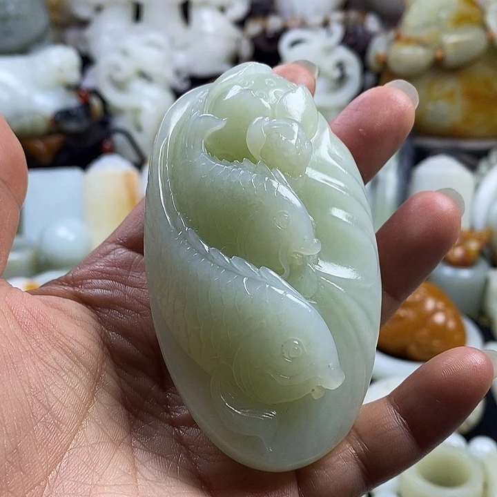 和田玉未镶嵌把件