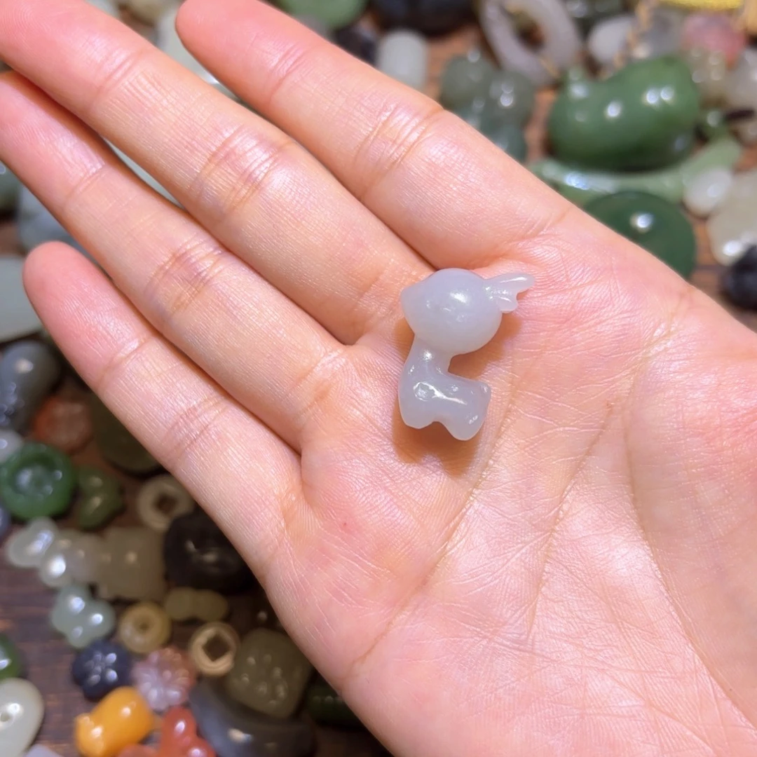 喜***闻和田玉未镶嵌珠宝半成品