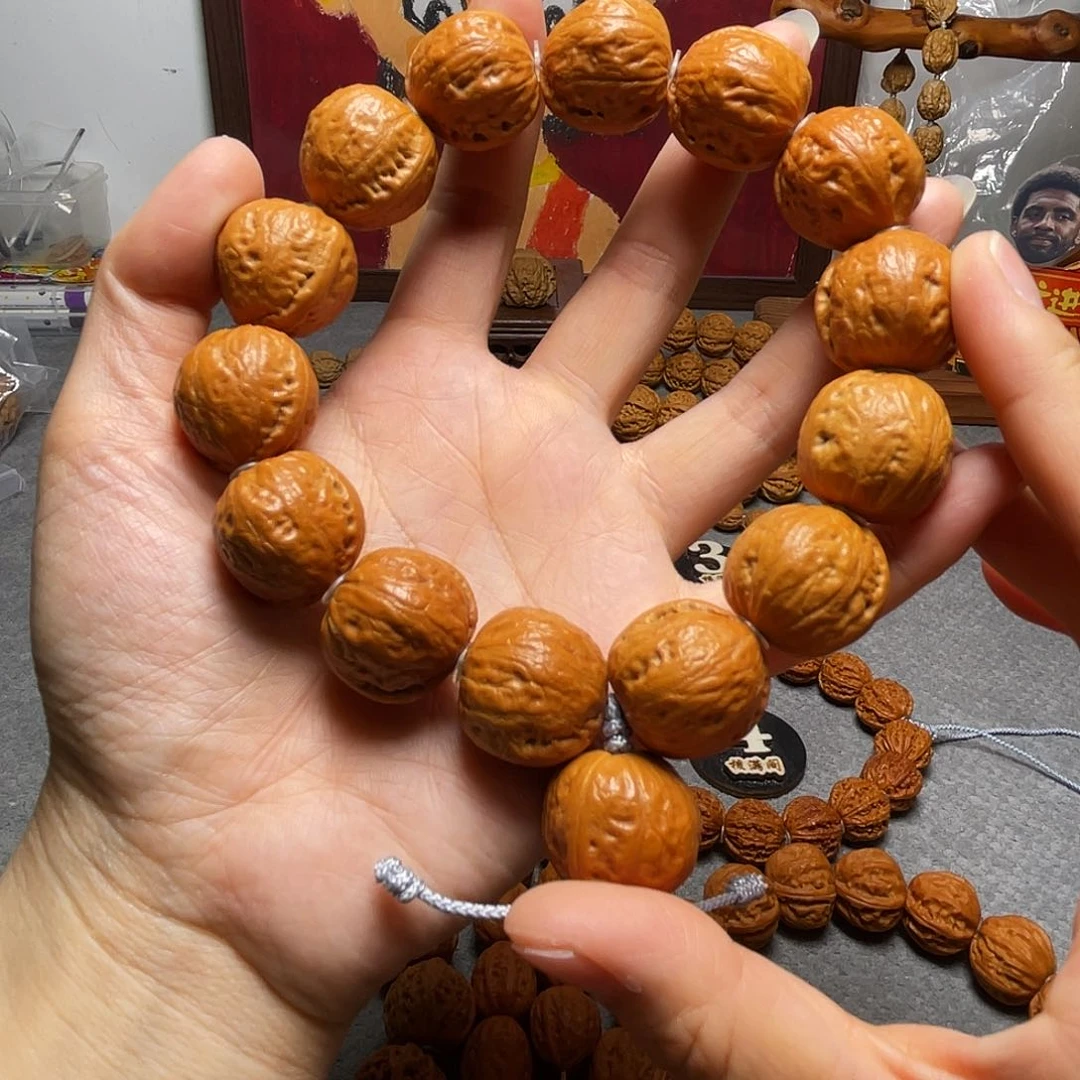 核桃光头一道筋手持88