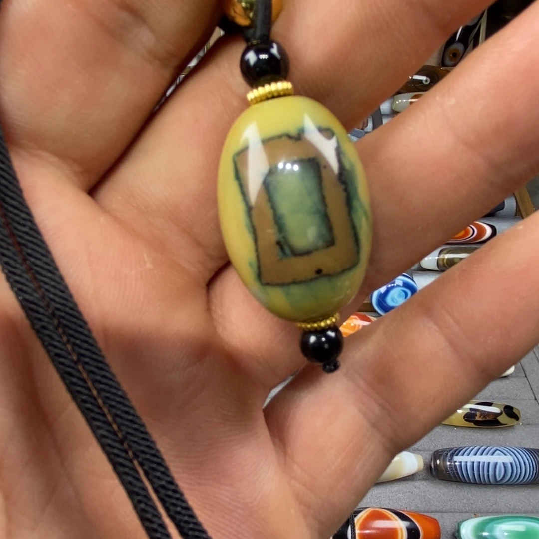 玛瑙/玉髓颈饰未镶嵌匈****.