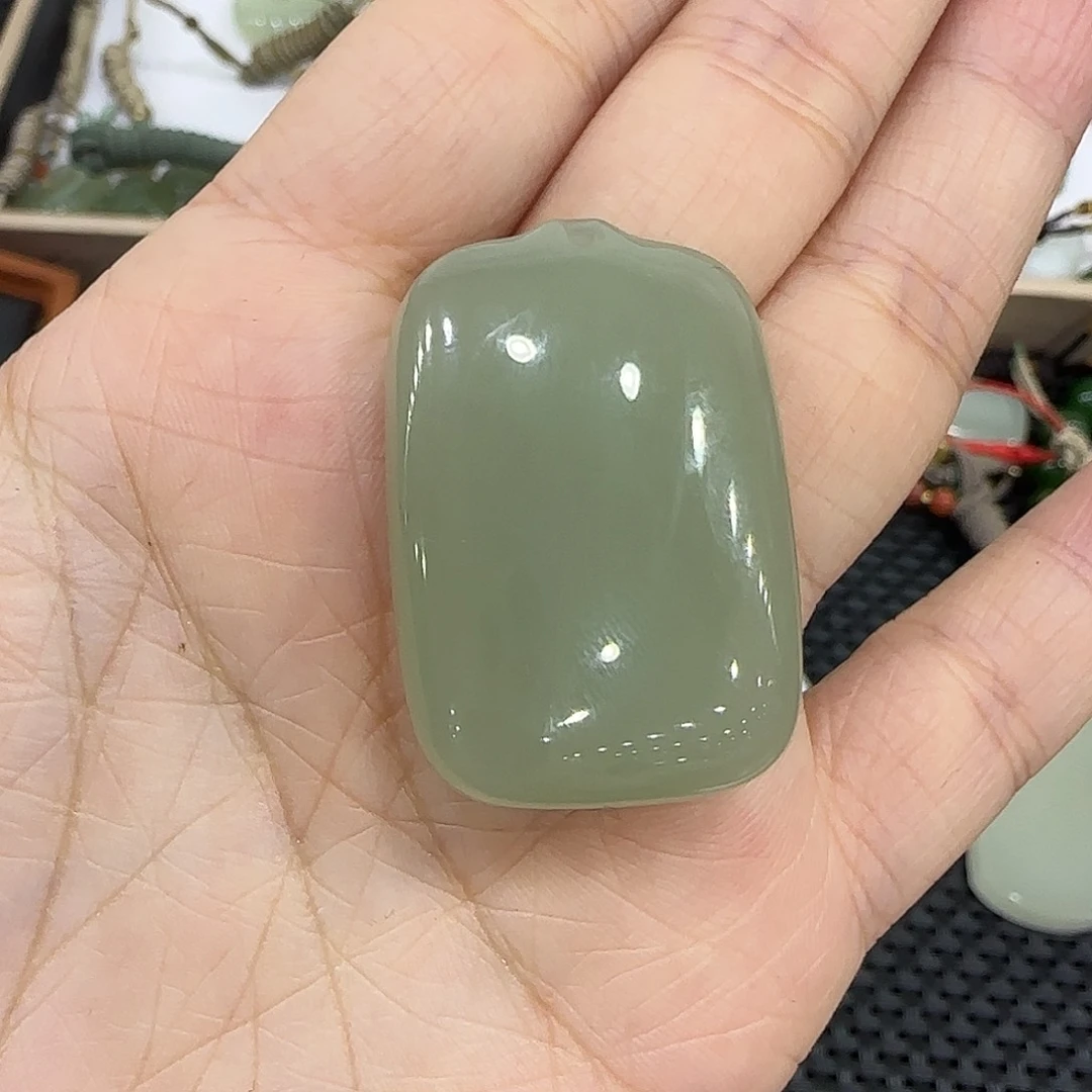 和田玉颈饰未镶嵌明*