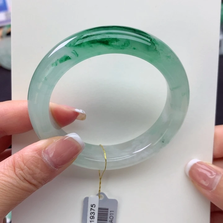 未镶嵌手镯石英质玉