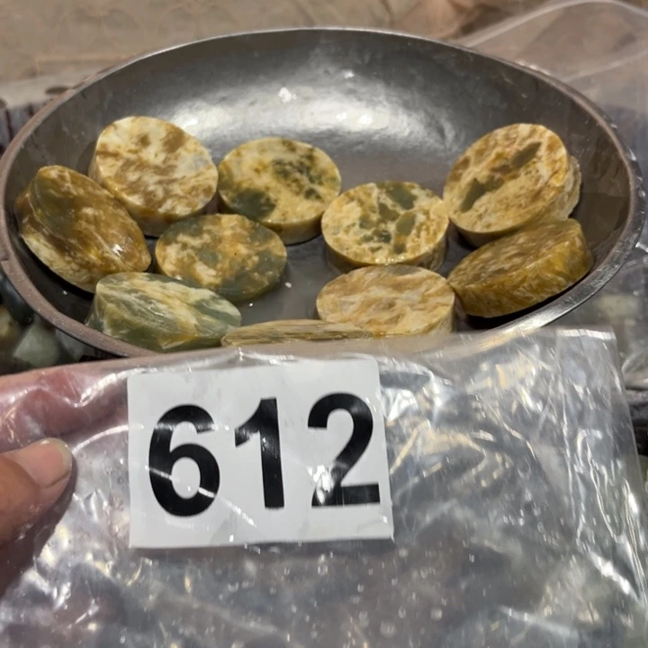 蛇纹石玉未镶嵌珠宝半成品