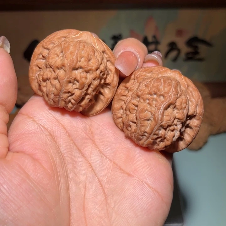 唐***老吊坠文玩核桃血麒麟
