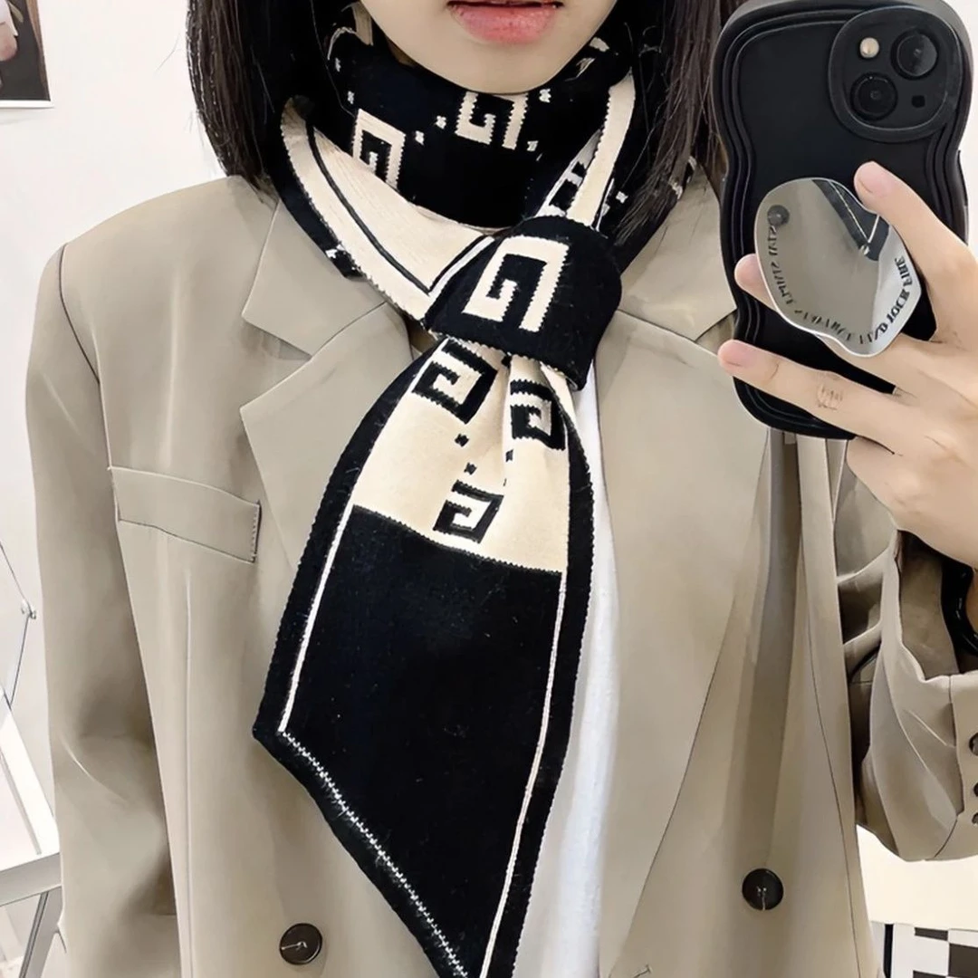 小围巾女款爆款时尚新款围脖护颈女秋冬季保暖洋气加厚百搭披肩