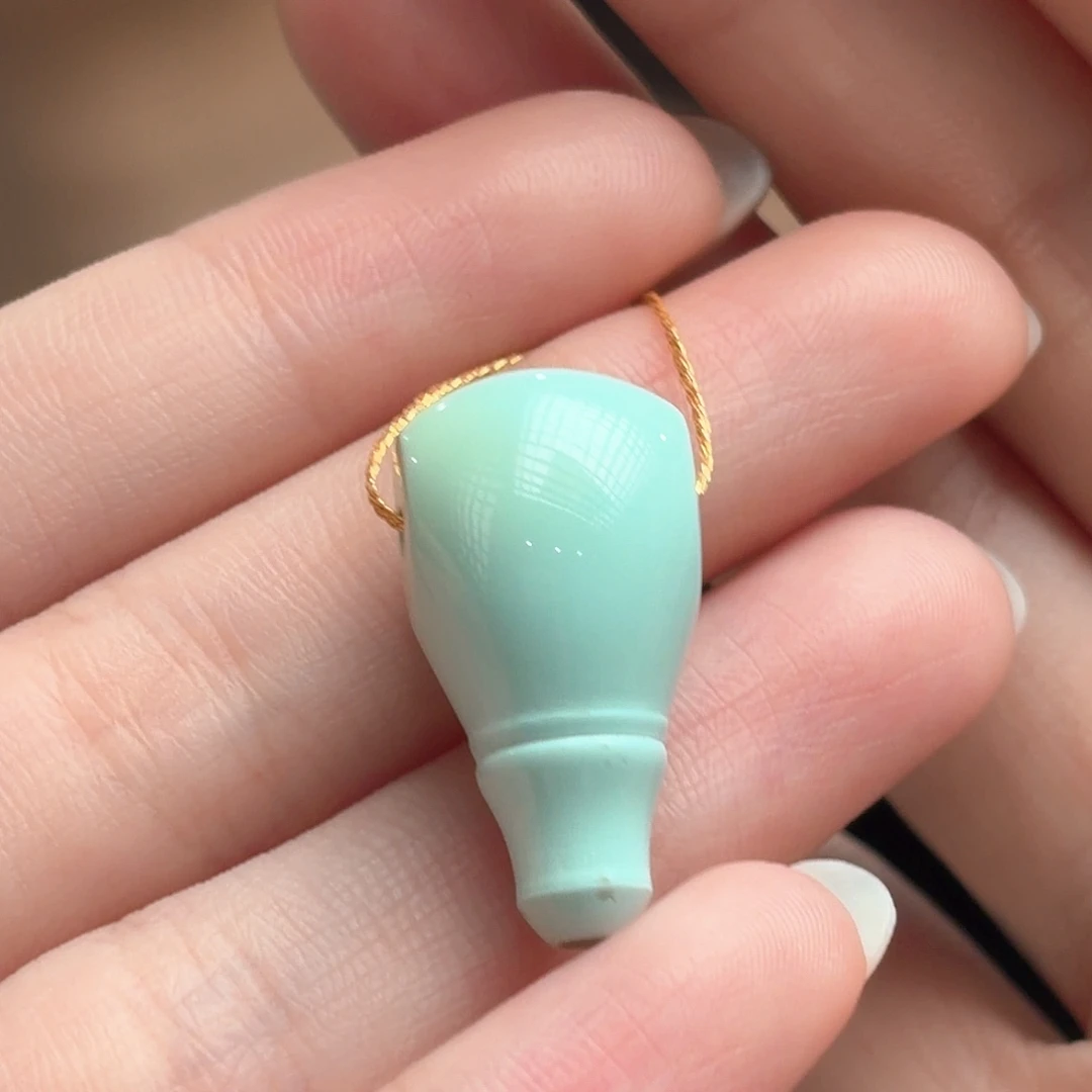 绿松石未镶嵌颈饰