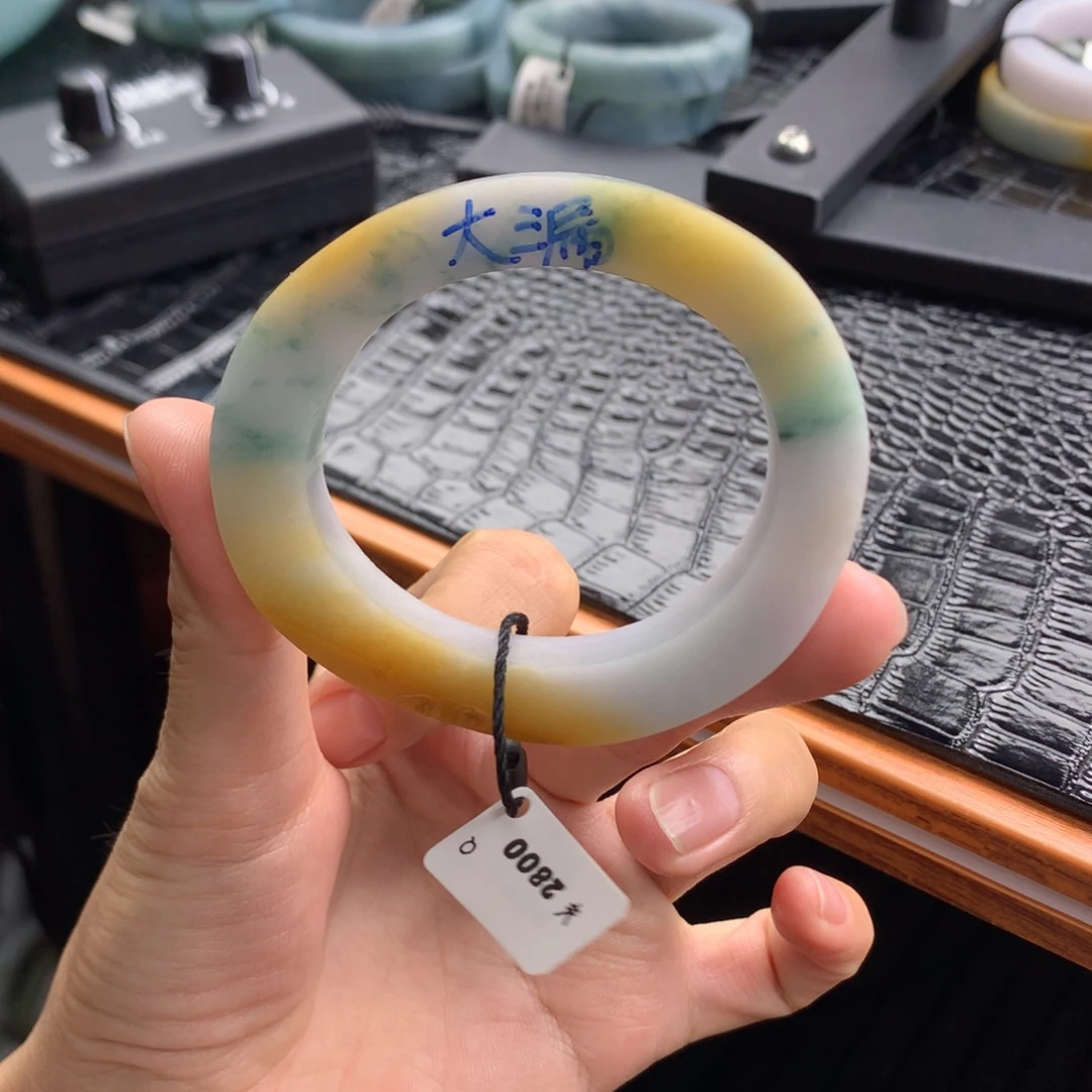 扶***雨未镶嵌纯天然A货翡翠定制翡翠