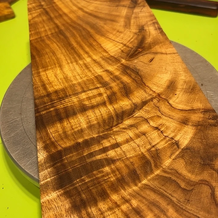 卫***方紫檀木类端景台檀香