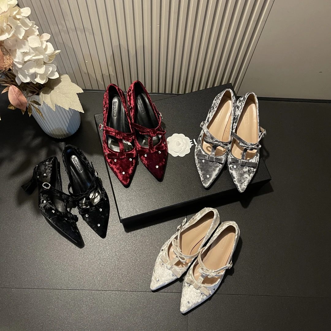 2025春新款水钻小众百搭蝴蝶结带扣时尚爆款法式尖头浅口高跟鞋