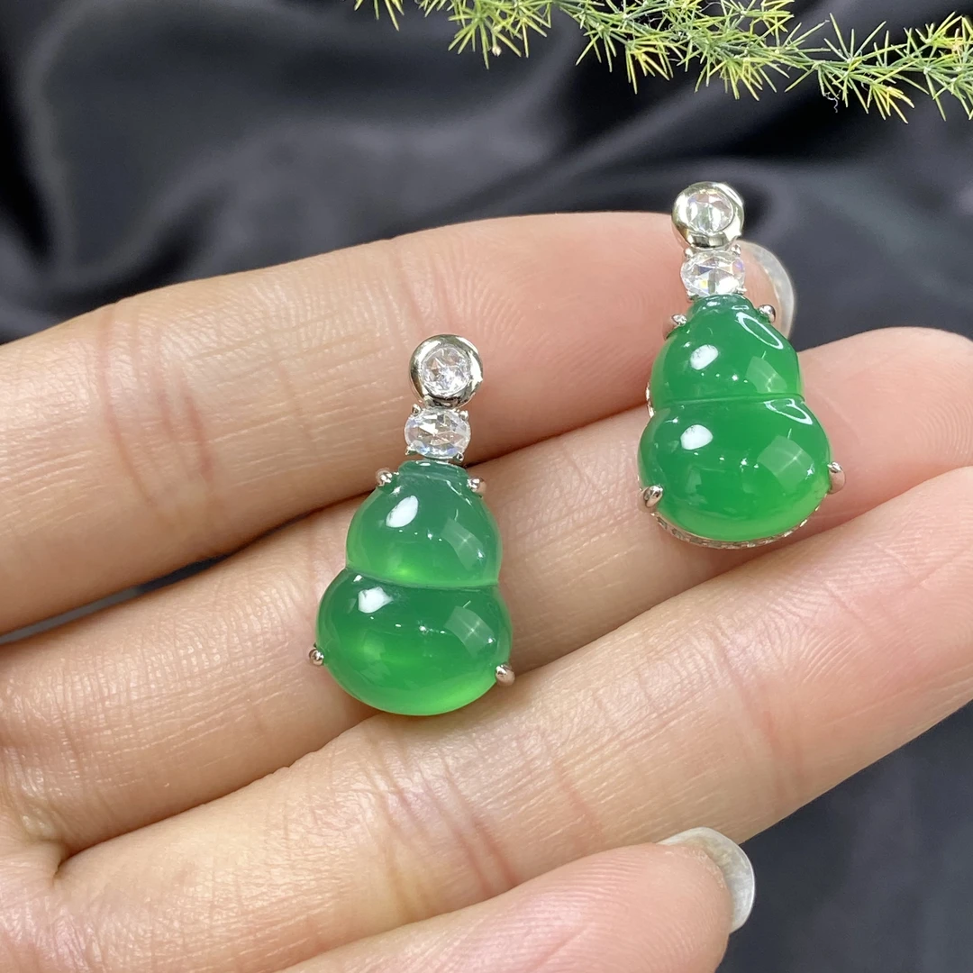 天然玉髓小葫芦镶嵌s925银时尚百搭轻奢吊坠多样化发一件简约大气